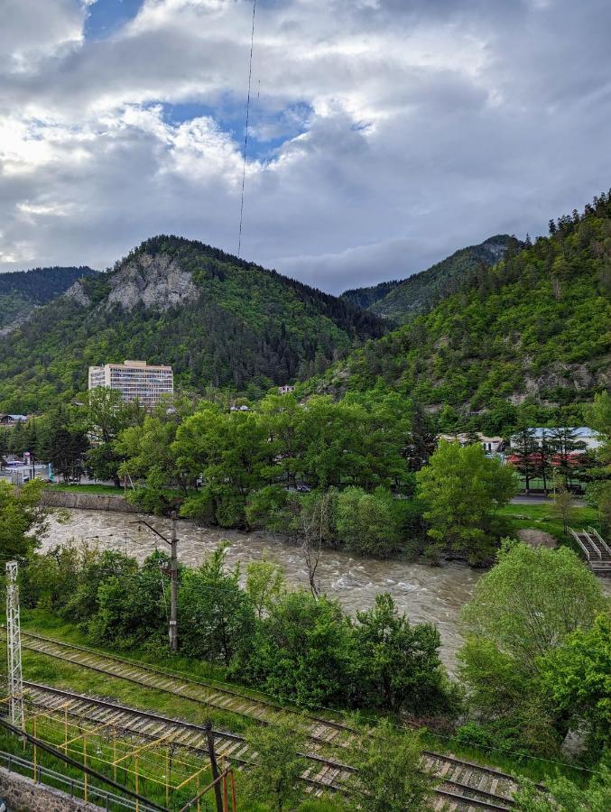 Gari'S Apartment Next To Borjomi Central Park Extérieur photo